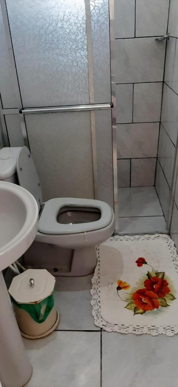 KITNET S1 em TORRES-RS - ÓTIMO CUSTO BENEFICIO na mais bela praia Gaúcha - Cozinha - Banheiro - Ar condicionado - TV e Wi-Fi - Estacionamento - Acomoda até 5 pessoas - Anfitriã Superhost no BnB Exterior foto