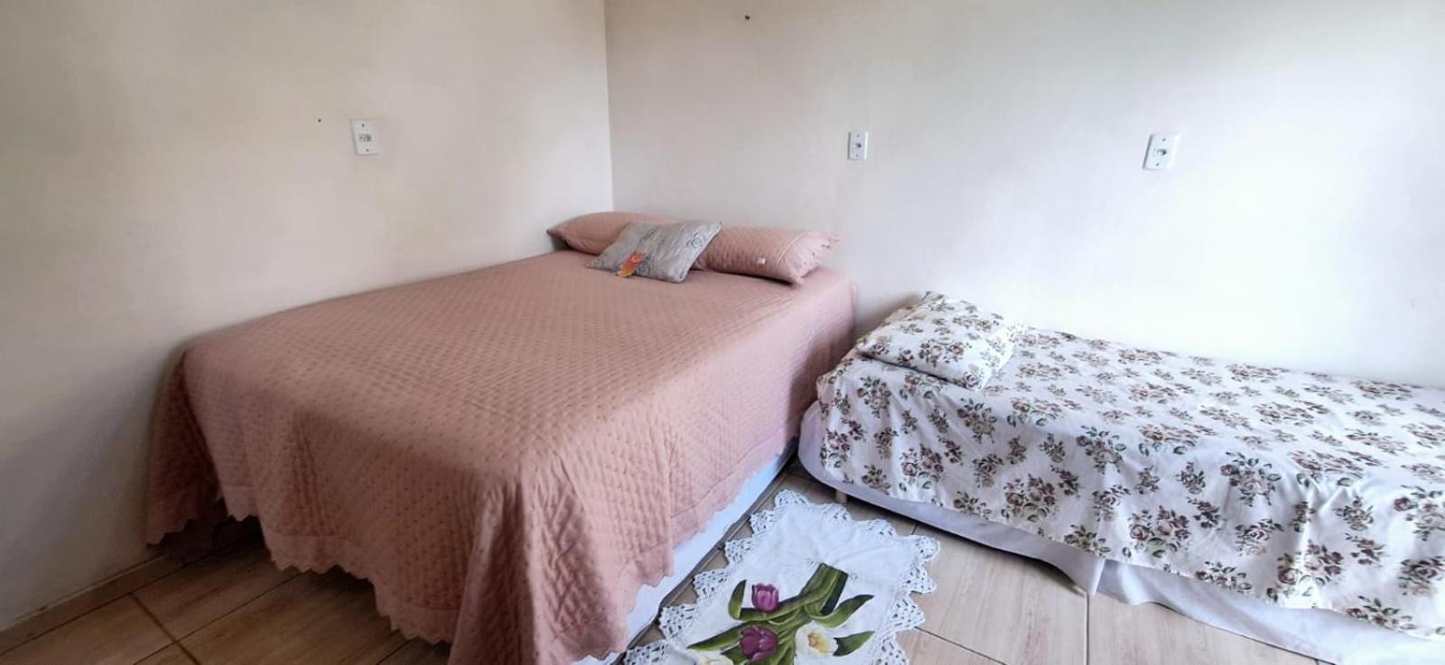 KITNET S1 em TORRES-RS - ÓTIMO CUSTO BENEFICIO na mais bela praia Gaúcha - Cozinha - Banheiro - Ar condicionado - TV e Wi-Fi - Estacionamento - Acomoda até 5 pessoas - Anfitriã Superhost no BnB Exterior foto