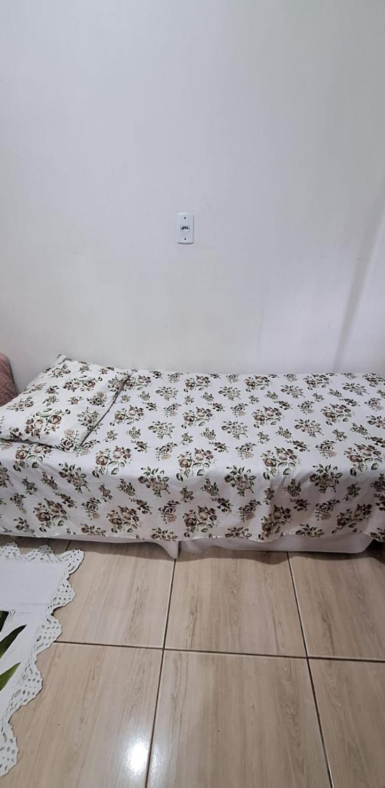 KITNET S1 em TORRES-RS - ÓTIMO CUSTO BENEFICIO na mais bela praia Gaúcha - Cozinha - Banheiro - Ar condicionado - TV e Wi-Fi - Estacionamento - Acomoda até 5 pessoas - Anfitriã Superhost no BnB Exterior foto